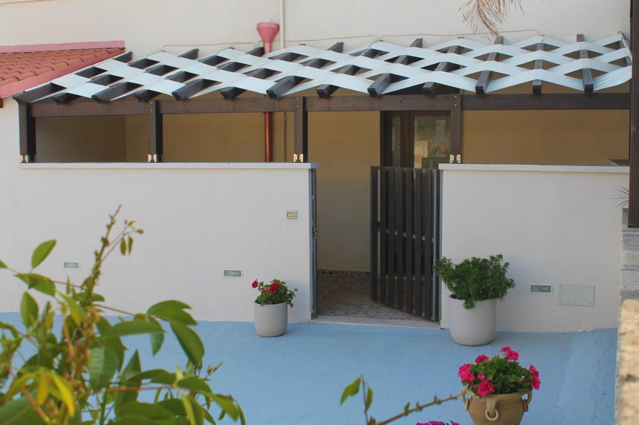 Casa Vacanze Natali-Stella Порто Чезарео Екстериор снимка