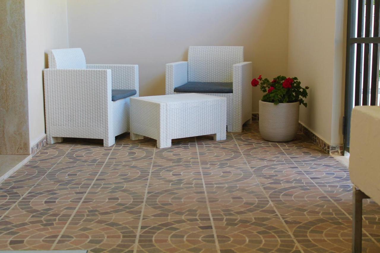 Casa Vacanze Natali-Stella Порто Чезарео Екстериор снимка